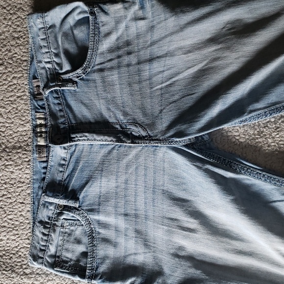 BKE Derek Stretch Relaxed Boot Cut Light Wash Denim Jeans - Picture 6 of 12